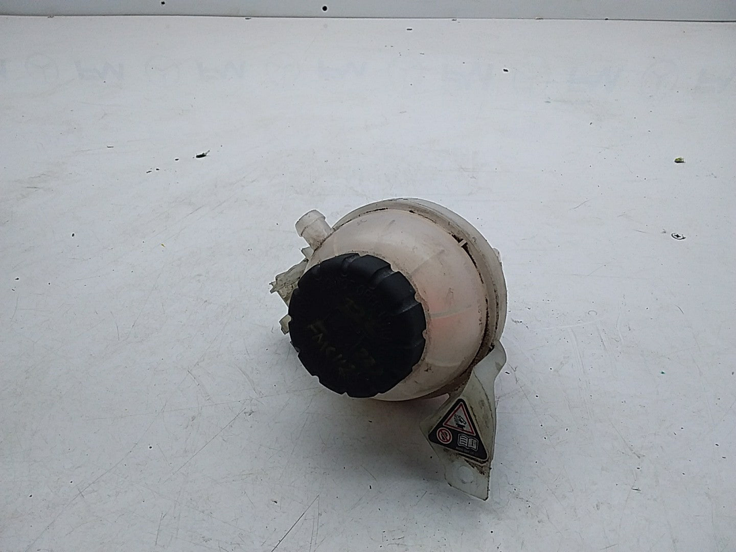 MERCEDES BENZ S-CLASS W222 COOLANT EXPANSION TANK 2014ONWARDS A2225000549 FMC112