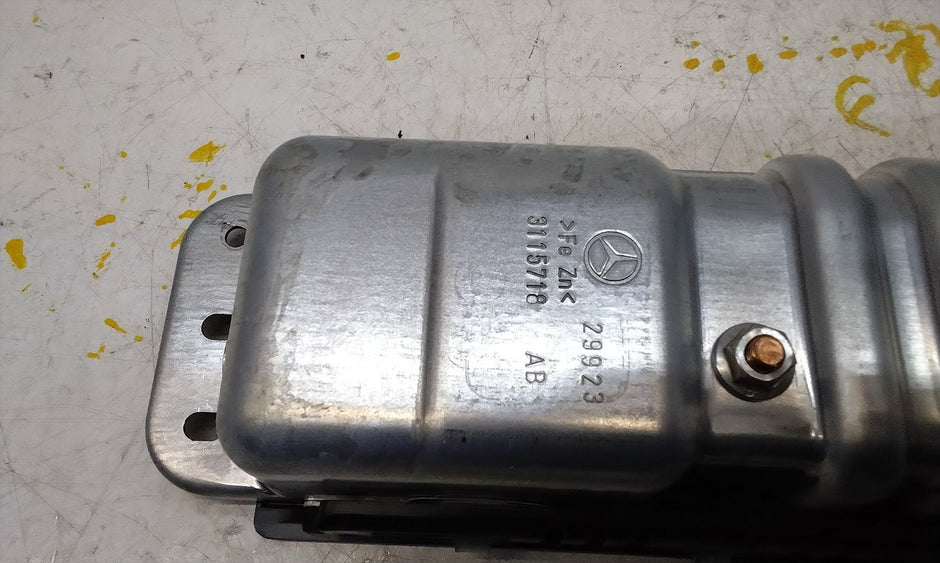 2019 MERCEDES BENZ A-CLASS W177 DRIVER SIDE KNEE AIRBAG A1778600102 FM00752