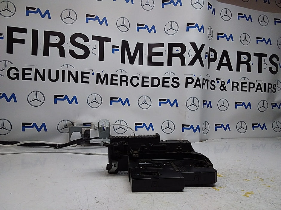 MERCEDES BENZ E-CLASS W212 FUSE BOX RELAY A2129003822 FMF108