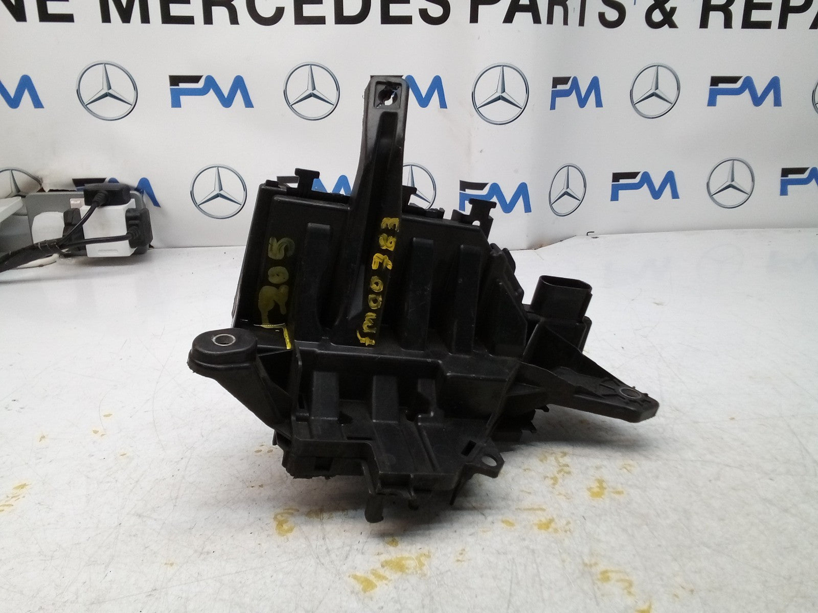 Mercedes C-CLASS W205 Fuse Relay Junction Box A2055402050 FM00793