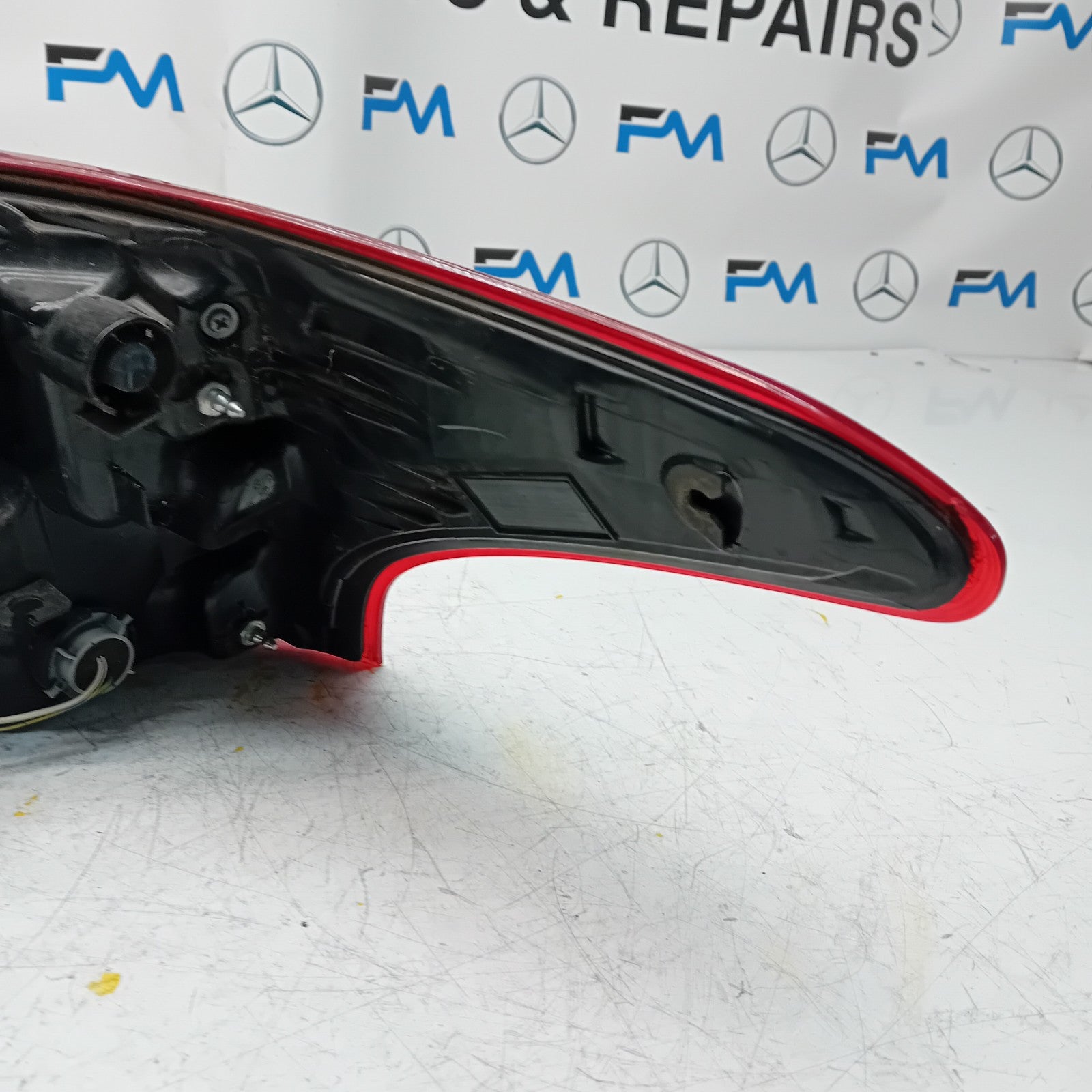 MITSUBISHI OUTLANDER MK3 2015-19 PASSENGER SIDE NS OUTER REAR TAIL LIGHT FMT142