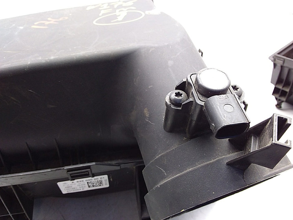 MERCEDES GLA CLASS X156 2013-2020 AIR FILTER BOX  SENSOR 2.1 D A6450900001 FMA01