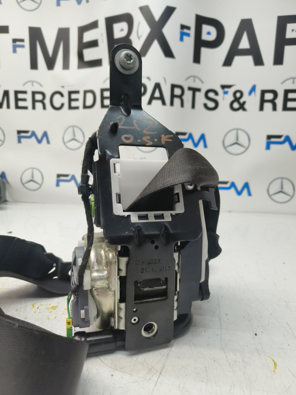 MERCEDES BENZ E-CLASS W212 DRIVER SIDE FRONT SEAT BELT A2128600886 OSF FMS40