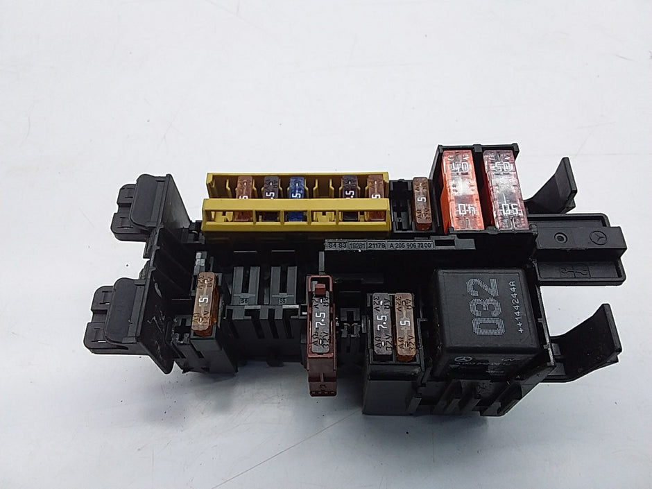 MERCEDES C CLASS FUSE RELAY BOX A2059067200 W205 2014 - 2021 FMF22
