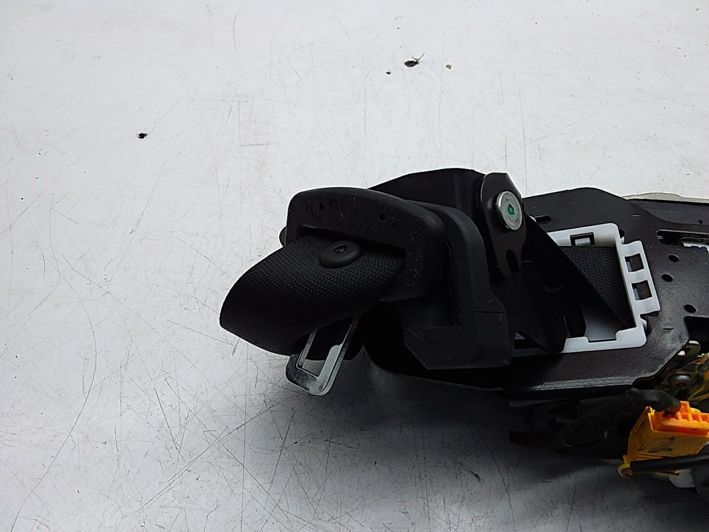 MERCEDES E-CLASS W238 SEAT BELT FRONT LEFT PASSENGER SIDE A2388602800 FMS260 NSF