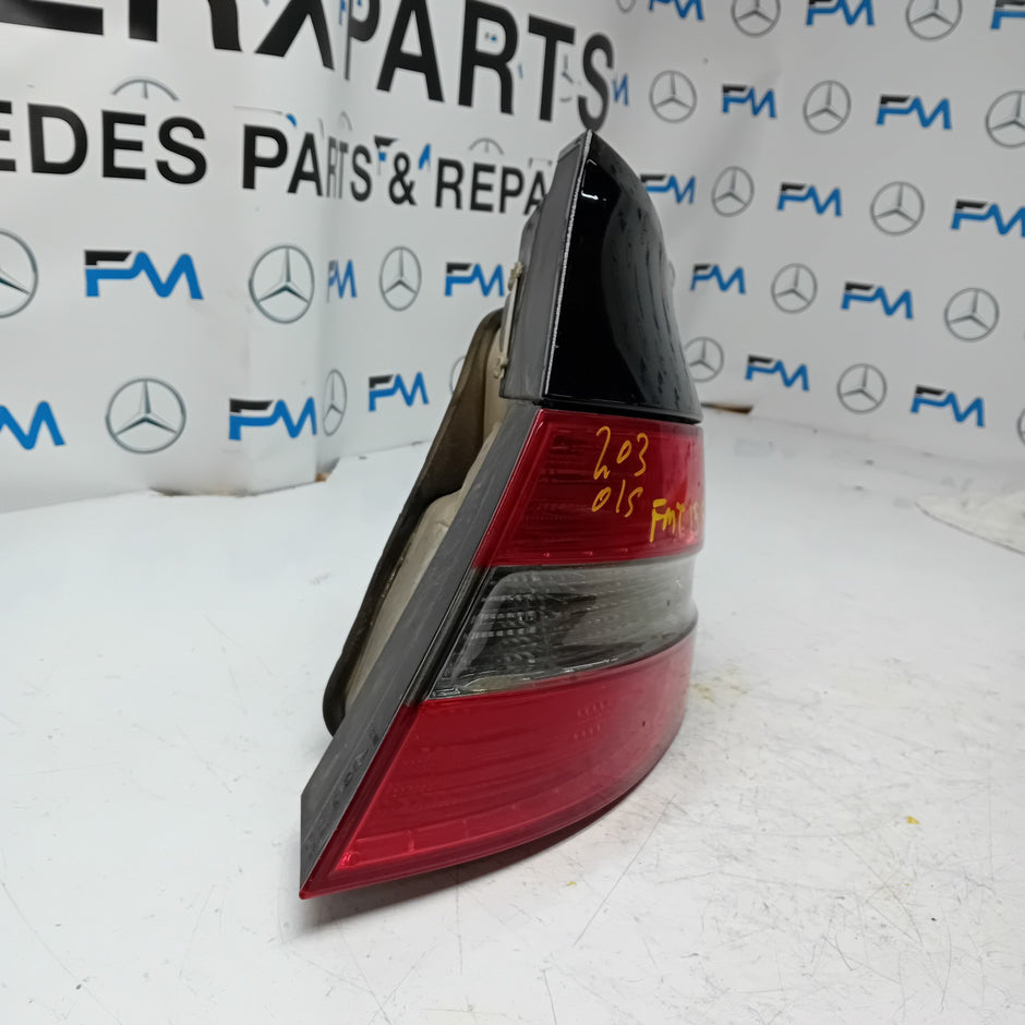 MERCEDES C-CLASS W203 2009 DRIVER OS REAR TAIL LIGHT A2038205264 FMT157
