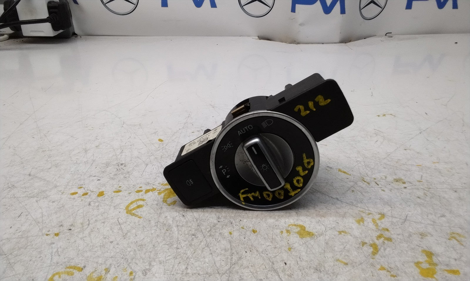 MERCEDES E-CLASS W212 HEADLIGHT CONTROL SWITCH 2014 A2129050551 FM001026