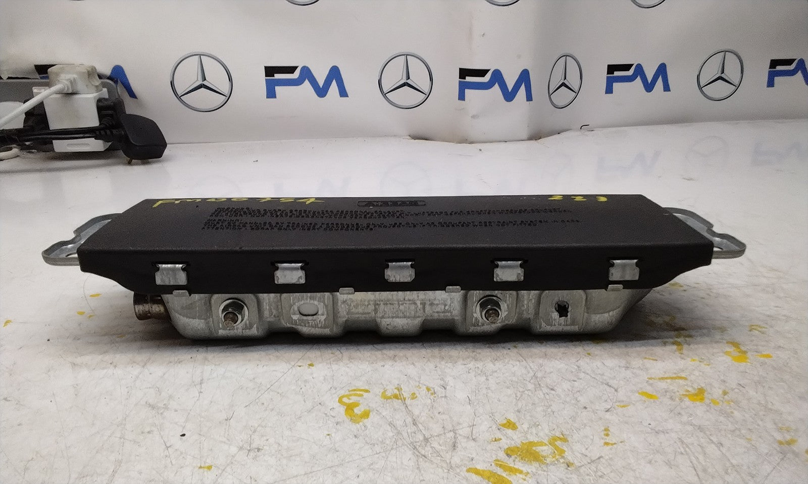 MERCEDES BENZ E-CLASS W213 DRIVER SIDE KNEE AIRBAG A2138600302 FM00754