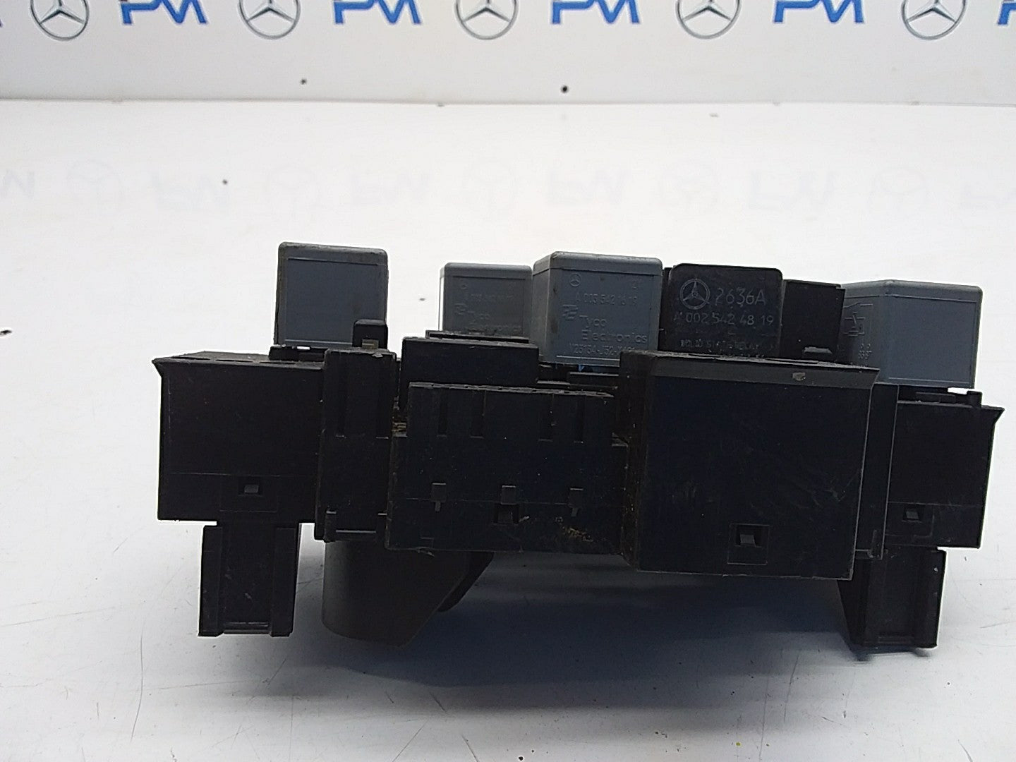 MERCEDES BENZ S-CLASS W222 FUSE BOX RELAY  A2229063302 FMF69
