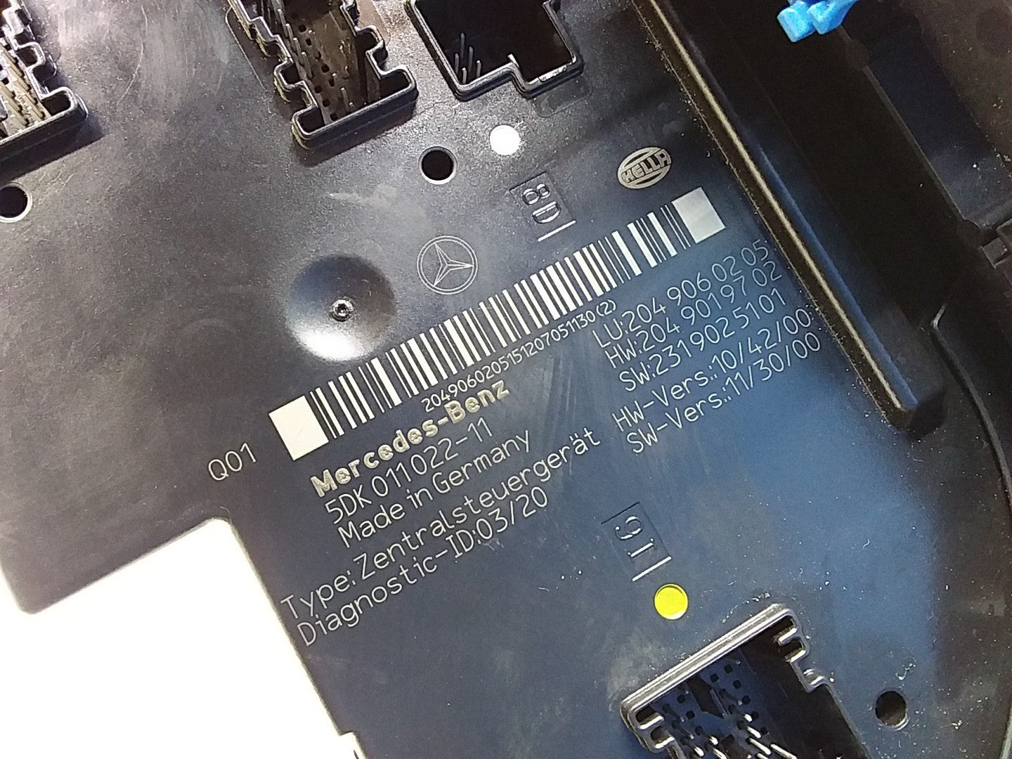 Mercedes C-CLASS W204 Fuse  Box RELAY A2049060205  FMF100