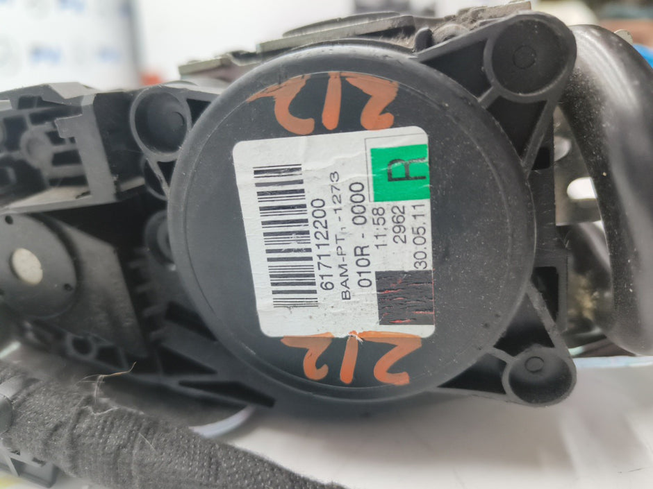 MERCEDES BENZ E-CLASS W212 DRIVER SIDE FRONT SEAT BELT A2128607685 OSF FMS33