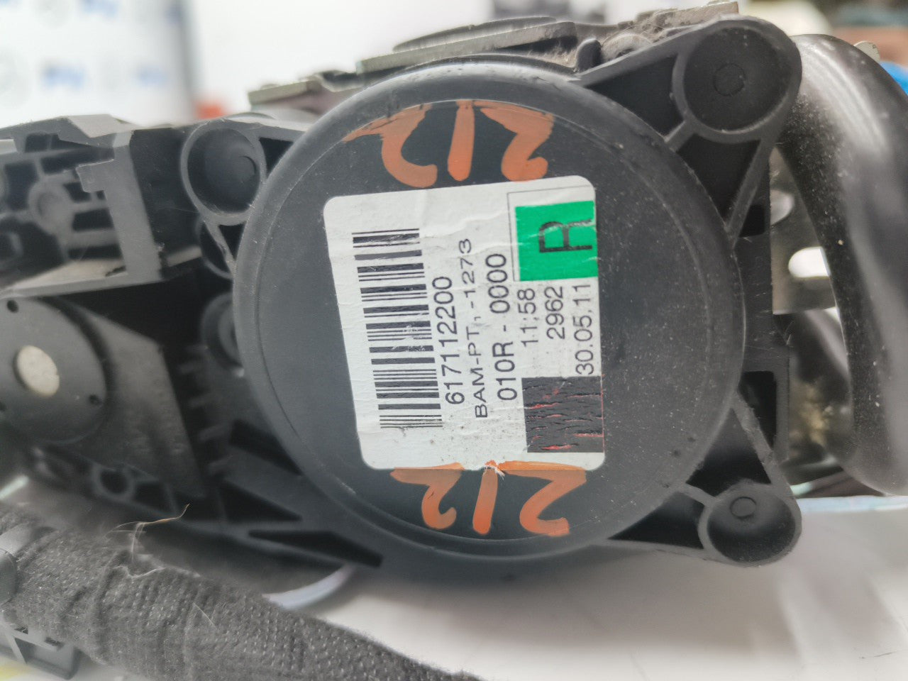 MERCEDES BENZ E-CLASS W212 DRIVER SIDE FRONT SEAT BELT A2128607685 OSF FMS33