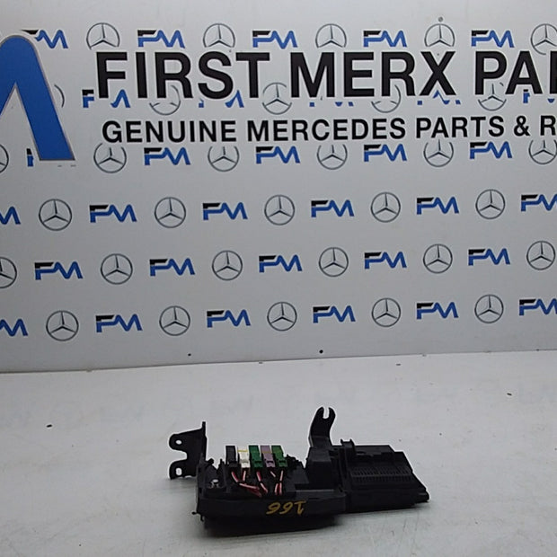 MERCEDES BENZ M-CLASS W166  FUSE RELAY BOX  A1669067701  FMF131