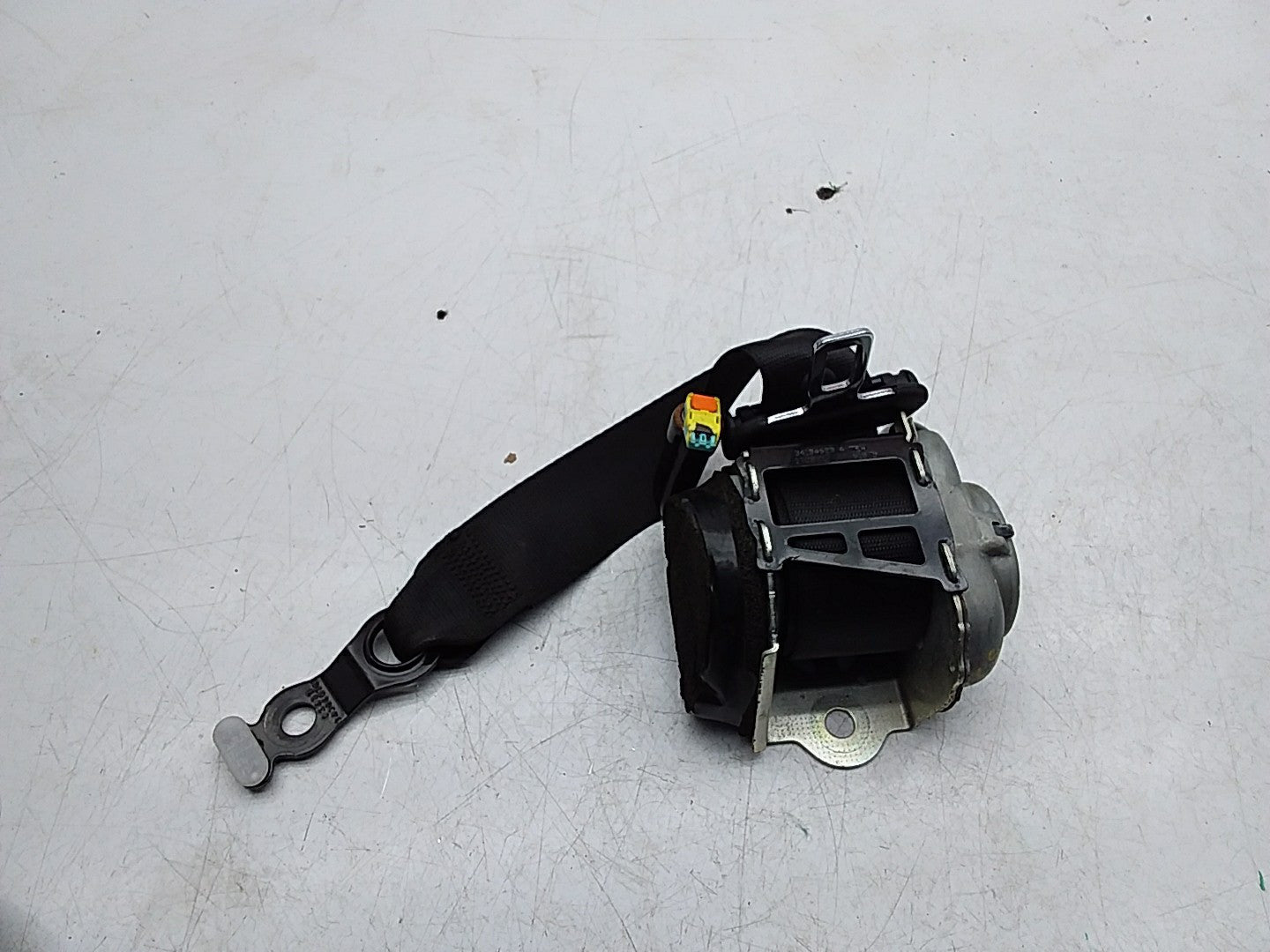 MERCEDES E-CLASS W238 SEAT BELT REAR LEFT PASSENGER SIDE A2388603500 FMS275 NSR
