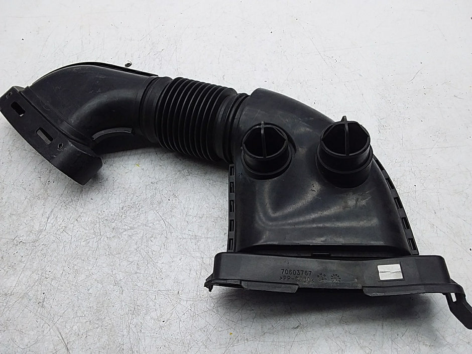 MERCEDES-BENZ E-CLASS A213 AIR INTAKE TUBE A6540940097 FMI05