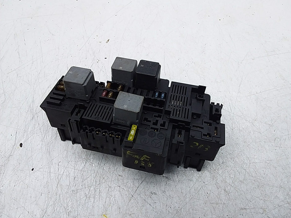 MERCEDES BENZ E-CLASS W213 2016 ONWARDS FUSE RELAY BOX  A2139065706 FMF138