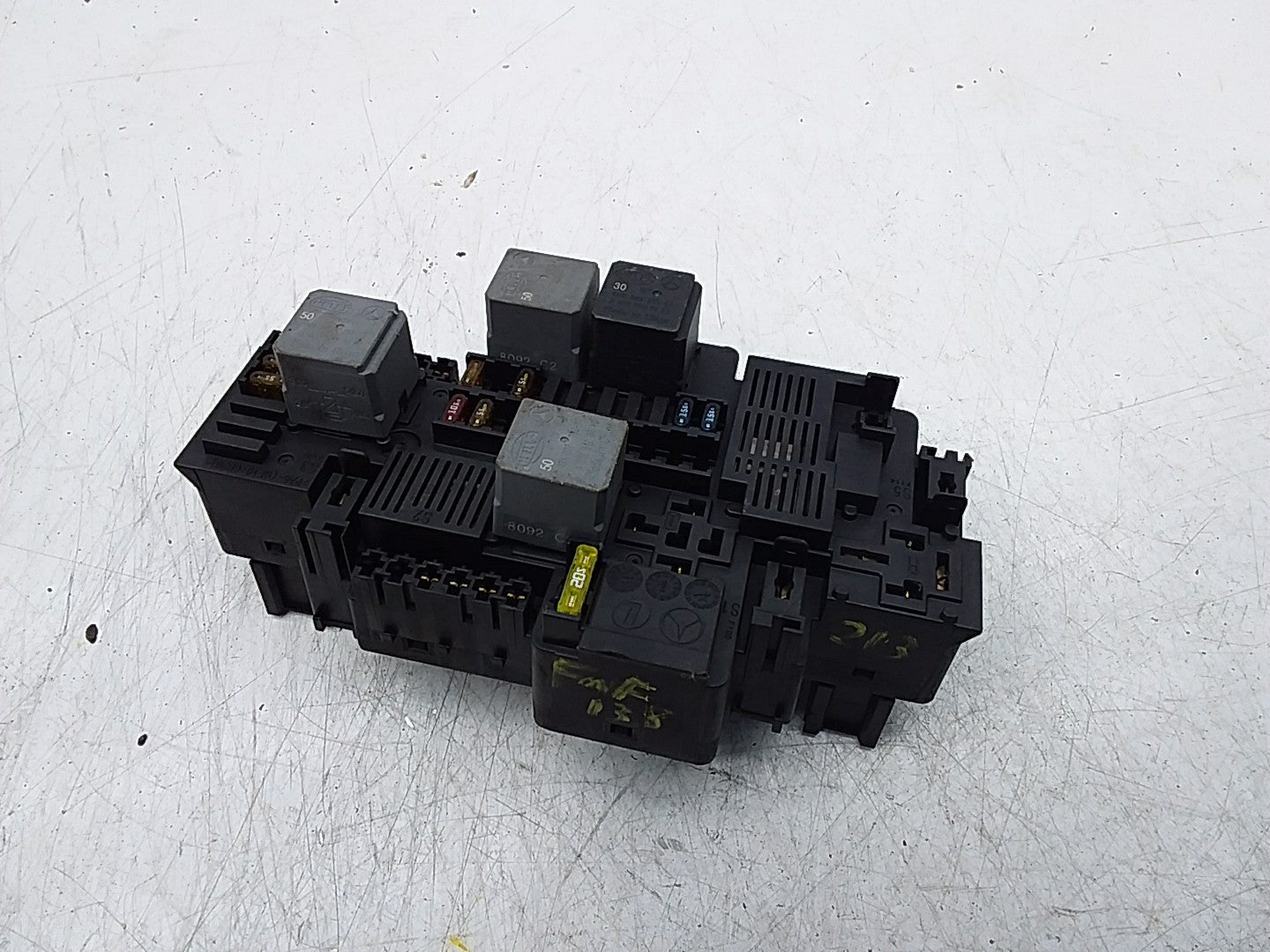 MERCEDES BENZ E-CLASS W213 2016 ONWARDS FUSE RELAY BOX  A2139065706 FMF138