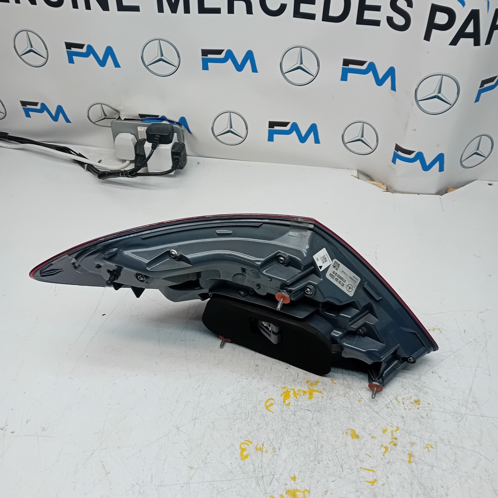 MERCEDES E-CLASS W213 DRIVER SIDE OS REAR TAIL LIGHT FMT184 2023 A2139068000