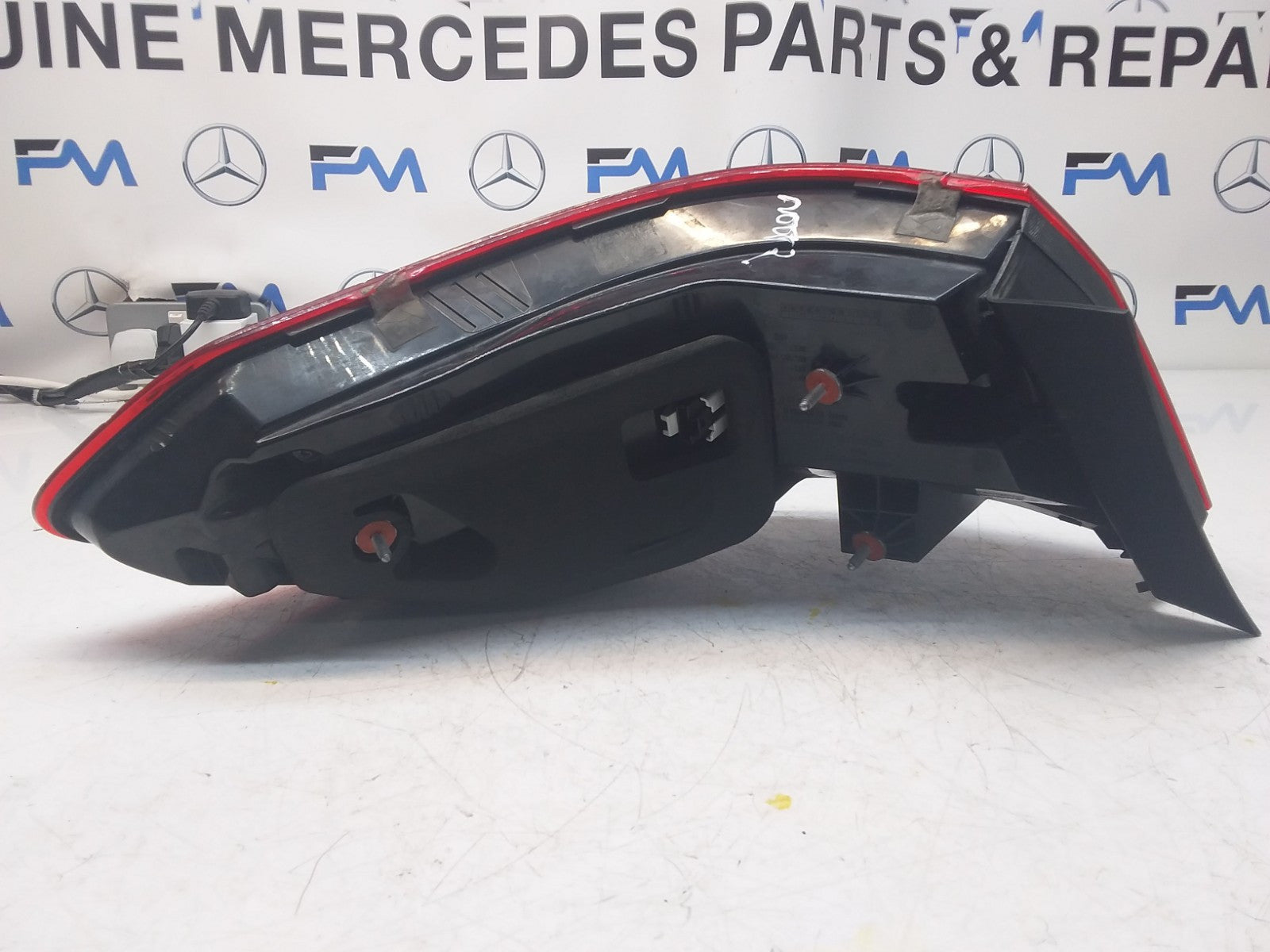 MERCEDES E-CLASS W212 REAR DRIVER O/S TAIL LIGHT A2129060803 2014 FMT84