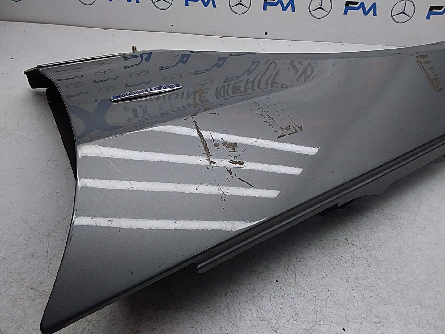 MERCEDES  E-CLASS W212 NS LEFT PASSENGER SIDE WINGS FMW28 A2128810101 (DAMAGED)