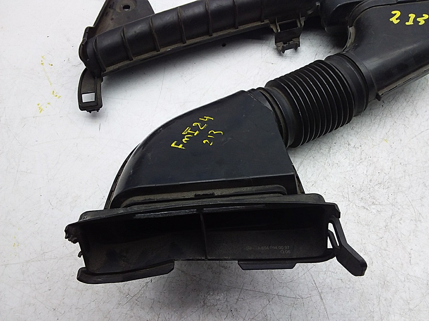 MERCEDES BENZ E-CLASS W213 AIR INTAKE TUBE A640940097 FMI24