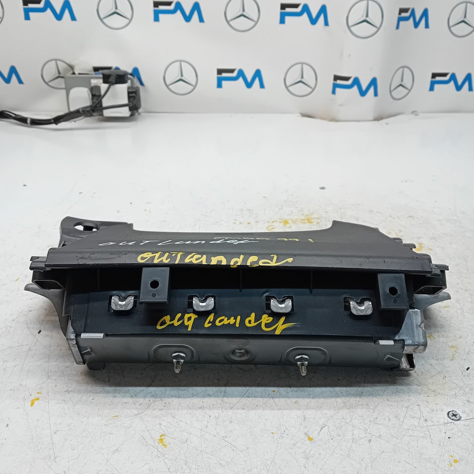 MITSUBISHI OUTLANDER MK3 KNEE AIR SRS BAG RIGHT DRIVER SIDE 7030A-31753 FM00991