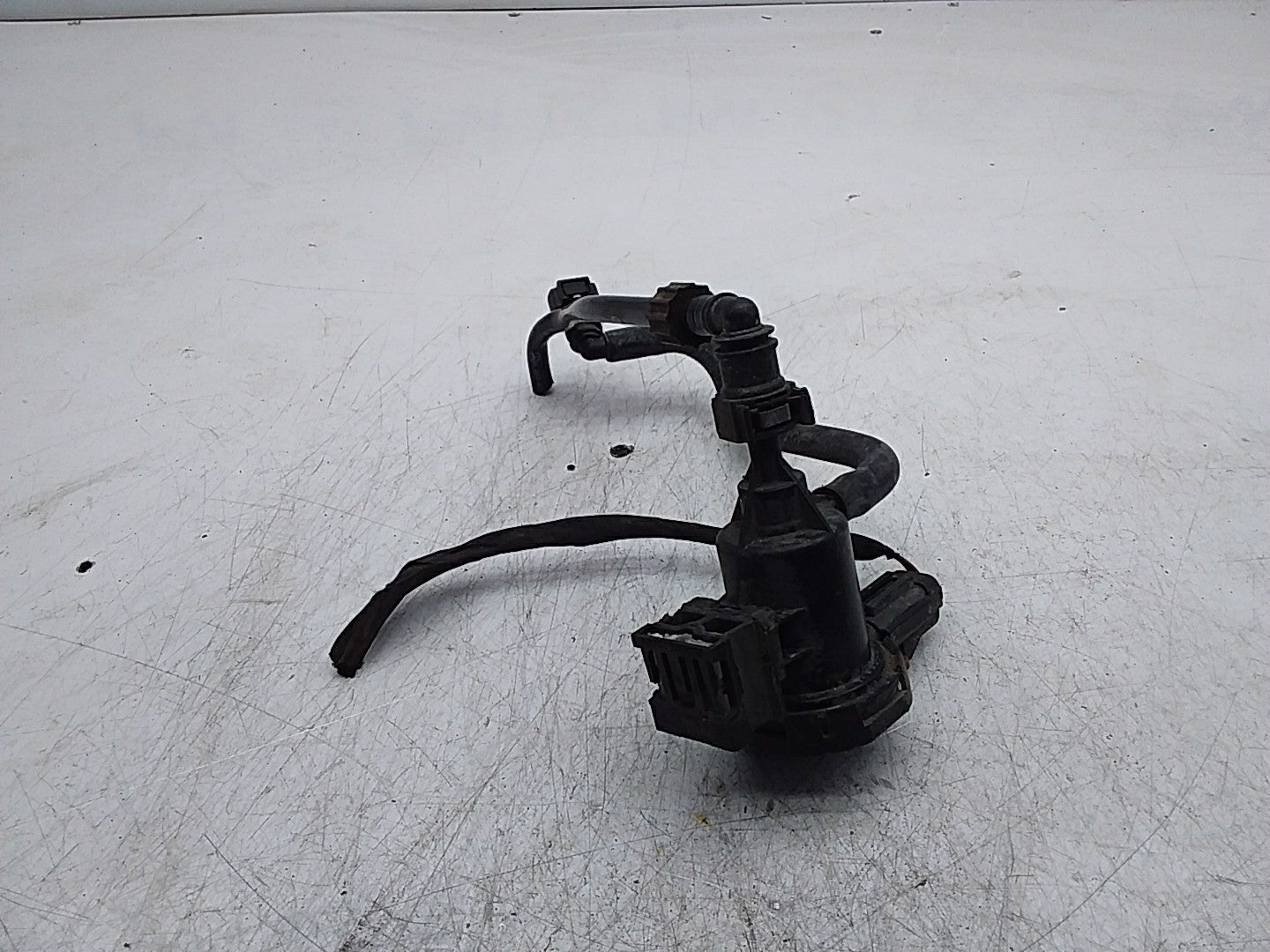MERCEDES BENZ E-CLASS PURGE VALVE W207 E200 COUPE PURGE VALVE  A0014760532 FMR14