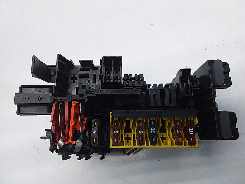 MERCEDES C CLASS FUSE RELAY BOX A2059067200 W205 2014 -2021 FMF18