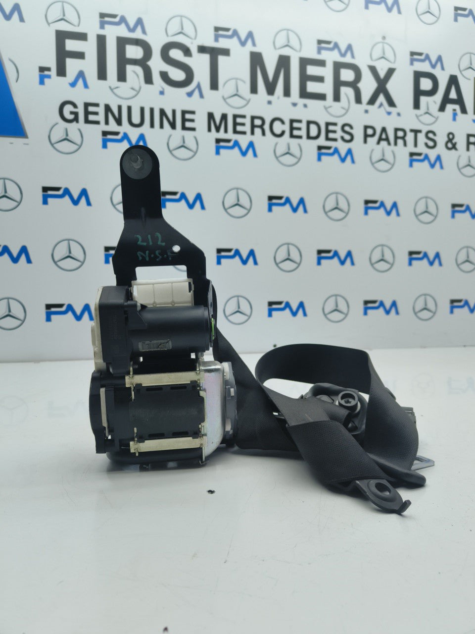 MERCEDES E CLASS W212  SEAT BELT FRONT LEFT PASSENGER SIDE A2128600786 FMS16 NSF