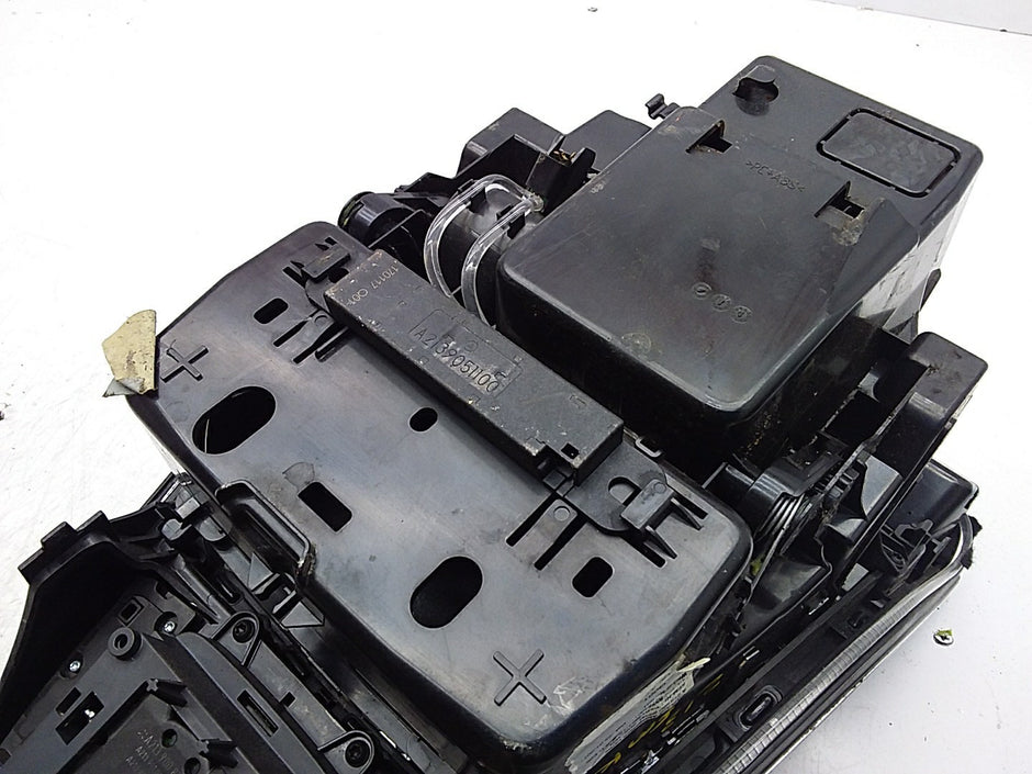 2016-2019 MERCEDES E CLASS W213 CENTRE  CONSOLE  A2138100815 FMK08