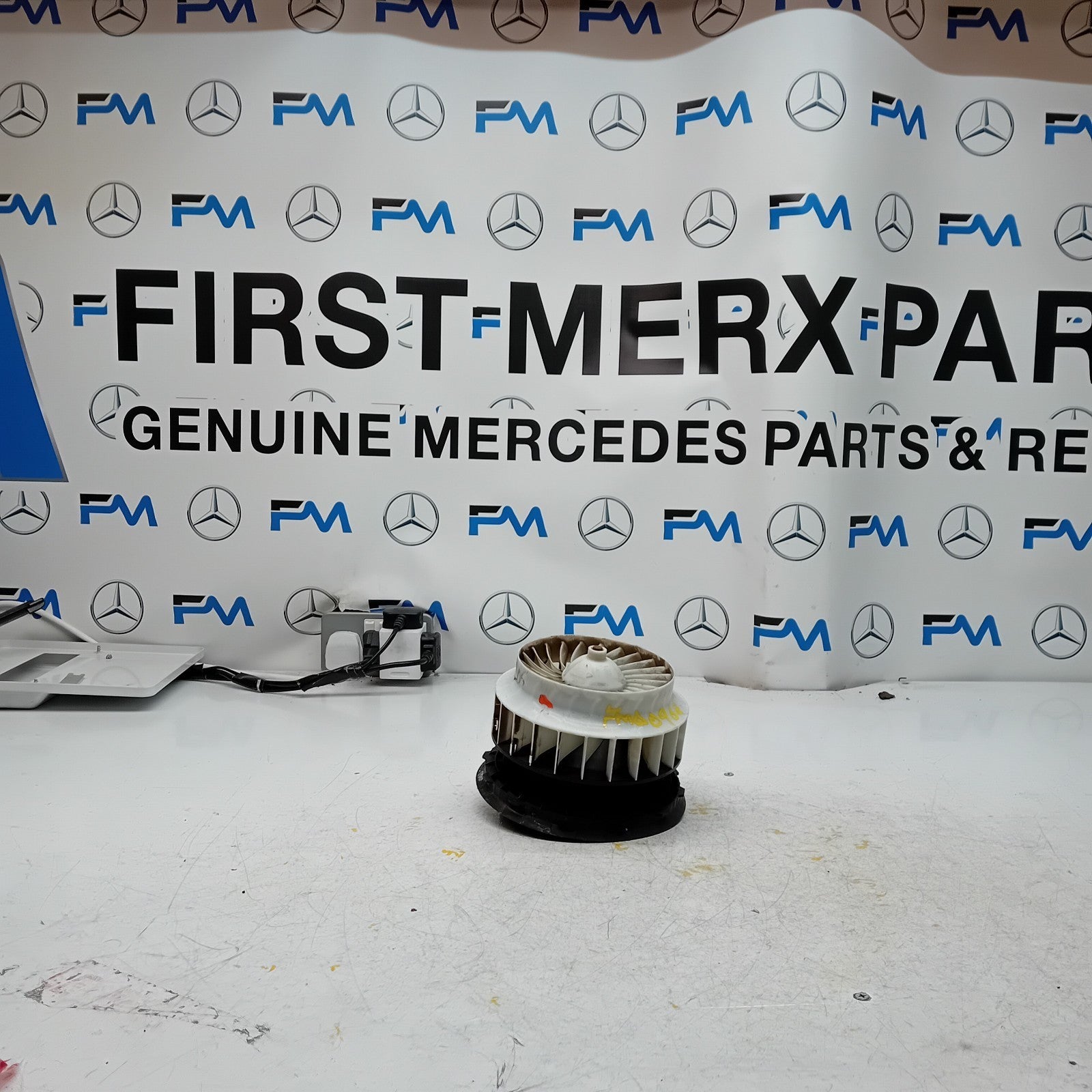 MERCEDES BENZ W205 C-CLASS INTERIOR BLOWER HEATER FAN 0130309002 FM00968