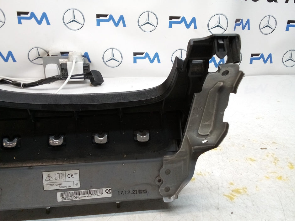 MITSUBISHI OUTLANDER MK3 KNEE AIR SRS BAG RIGHT DRIVER SIDE 7030A-31754 FM00762