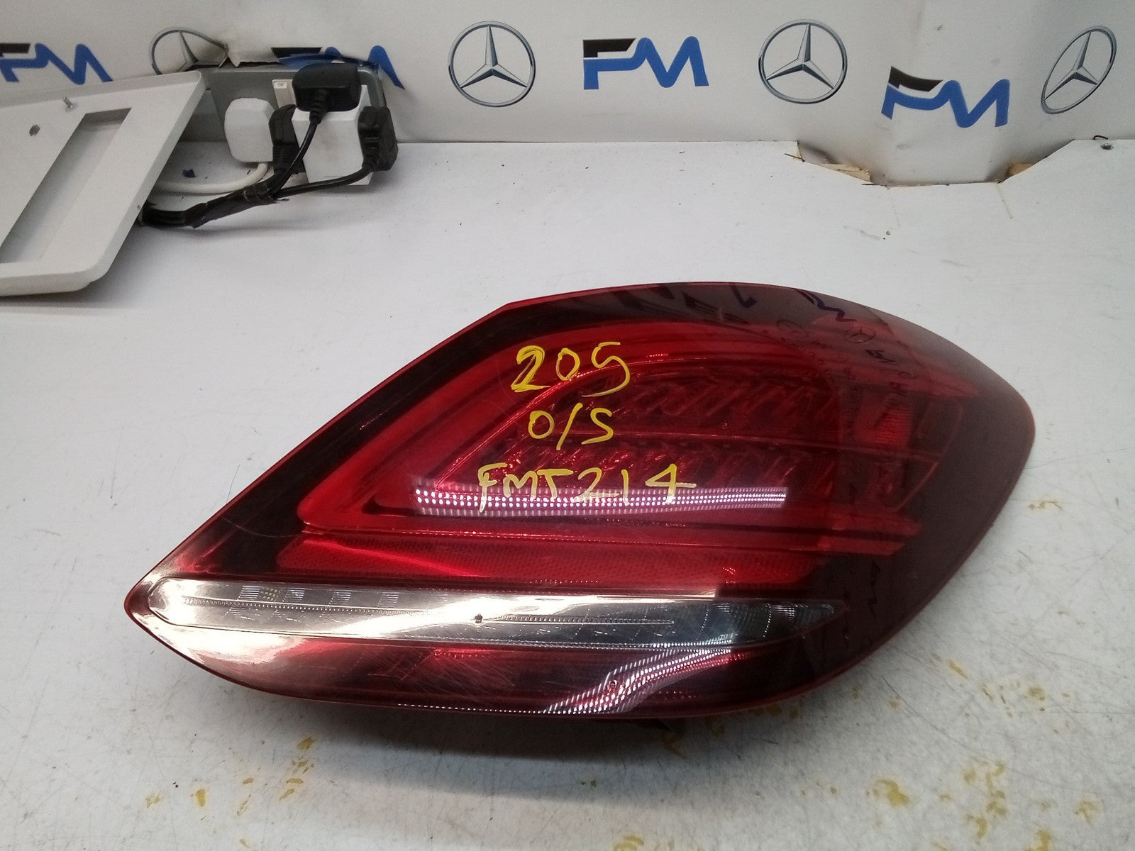 MERCEDES C-CLASS W205 DRIVER SIDE RIGHT OS REAR TAIL LIGHT A2059064603 FMT214