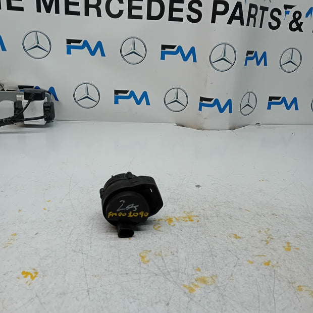 Mercedes C E-CLASS W211 ELECTRIC COOLANT WATER PUMP A2118350028 FM001090
