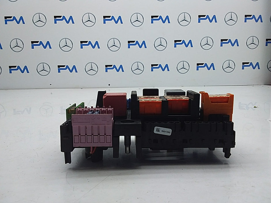 MERCEDES E-CLASS W213 2016 ONWARDS FUSE RELAY BOX A2139068801  FMF59