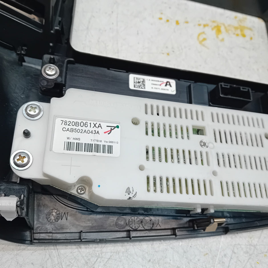 MITSUBISHI OUTLANDER PHEV HEATER  CONTROL PANEL CAB502A043A C68372 FM001070