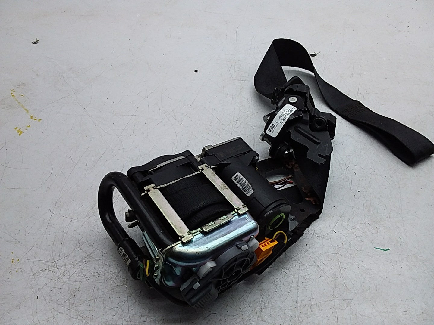 MERCEDES E-CLASS W238 SEAT BELT FRONT LEFT PASSENGER SIDE A2388602800 FMS265 NSF