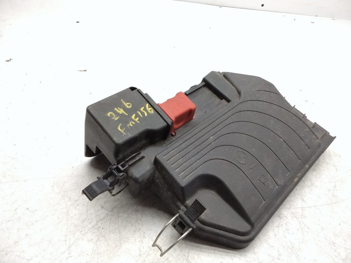 MERCEDES BENZ  B-CLASS  W246 FUSE RELAY JUNCTION BOX LID A2465400182  FMF156
