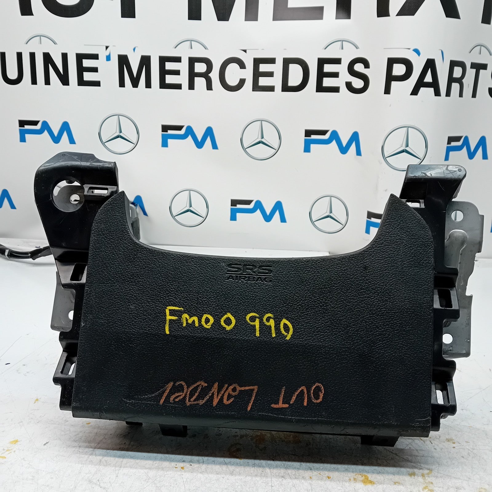 MITSUBISHI OUTLANDER MK3 KNEE AIR SRS BAG RIGHT DRIVER SIDE 7030A-31754 FM00990