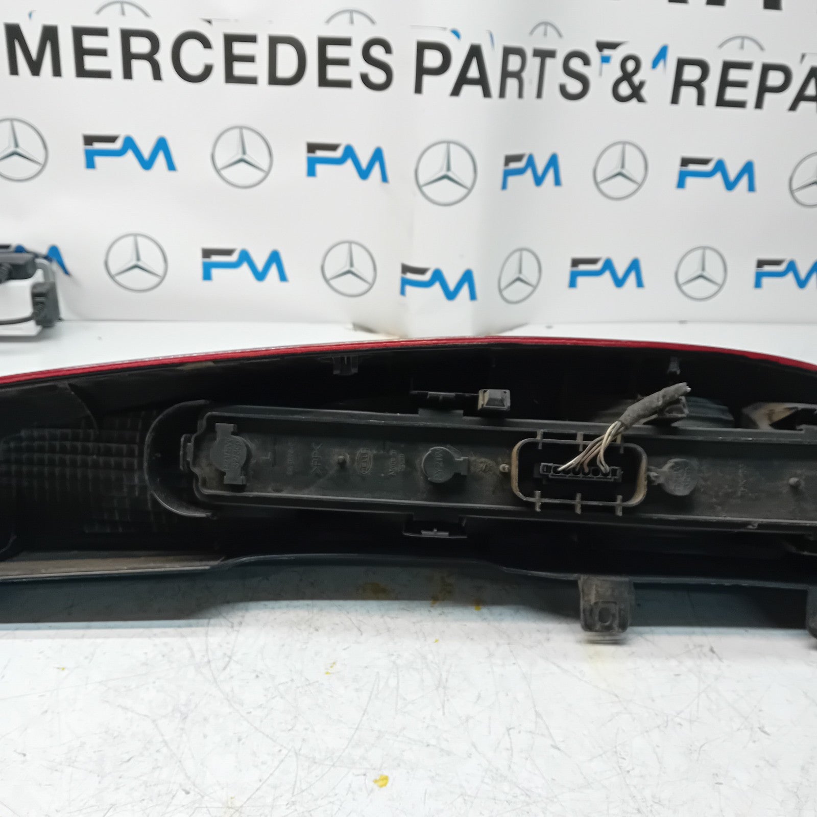 MERCEDES VITO W639 2004-14 PASSENGER NS OUTER REAR TAIL LIGHT 964678-00  FMT149