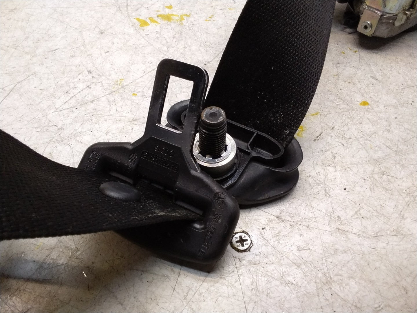 MERCEDES BENZ GLE W166 SIDE REAR SEAT BELT A1668603185 FMS371 NSR
