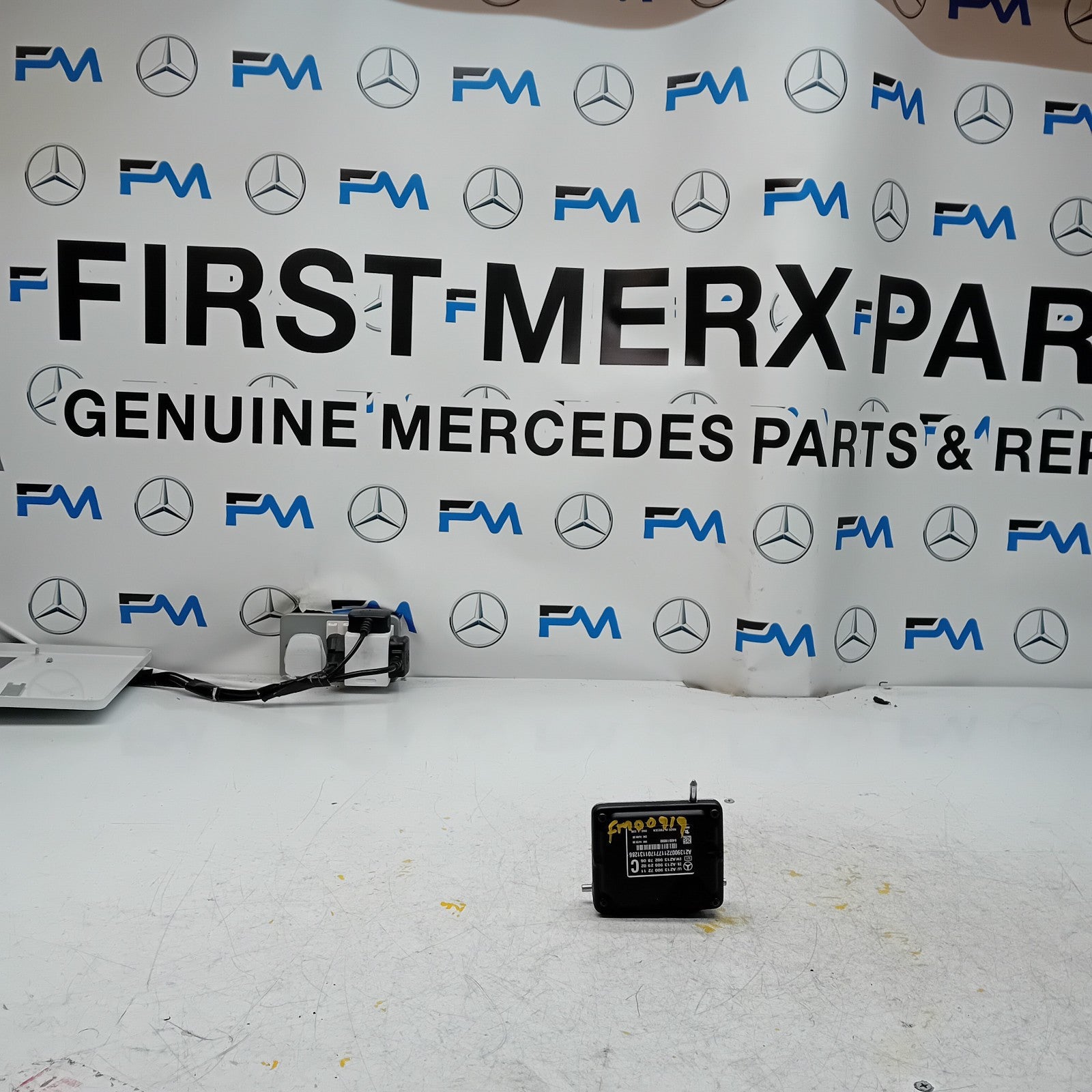 MERCEDES BENZ E-CLASS W213 FRONT WINDSHIELD CAMERA CONTROL A2139007211 FM00919