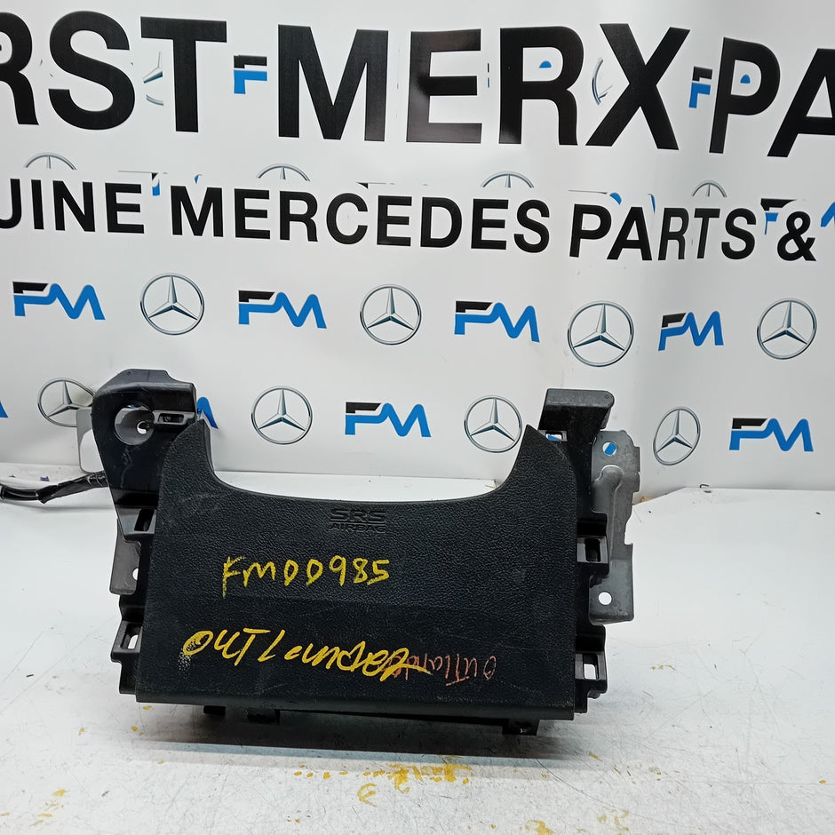 MITSUBISHI OUTLANDER MK3 KNEE AIR SRS BAG RIGHT DRIVER SIDE 7030A-31754 FM00985