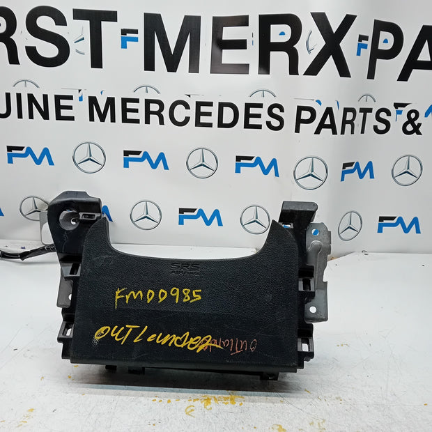 MITSUBISHI OUTLANDER MK3 KNEE AIR SRS BAG RIGHT DRIVER SIDE 7030A-31754 FM00985