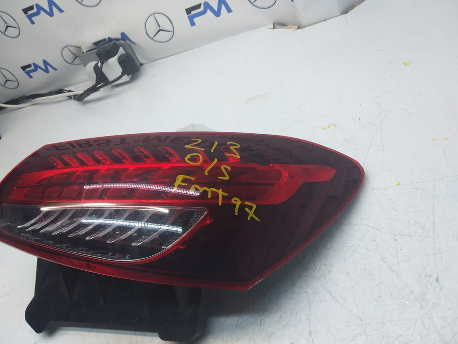 MERCEDES E-CLASS W213 DRIVER SIDE OS REAR TAIL LIGHT FMT97