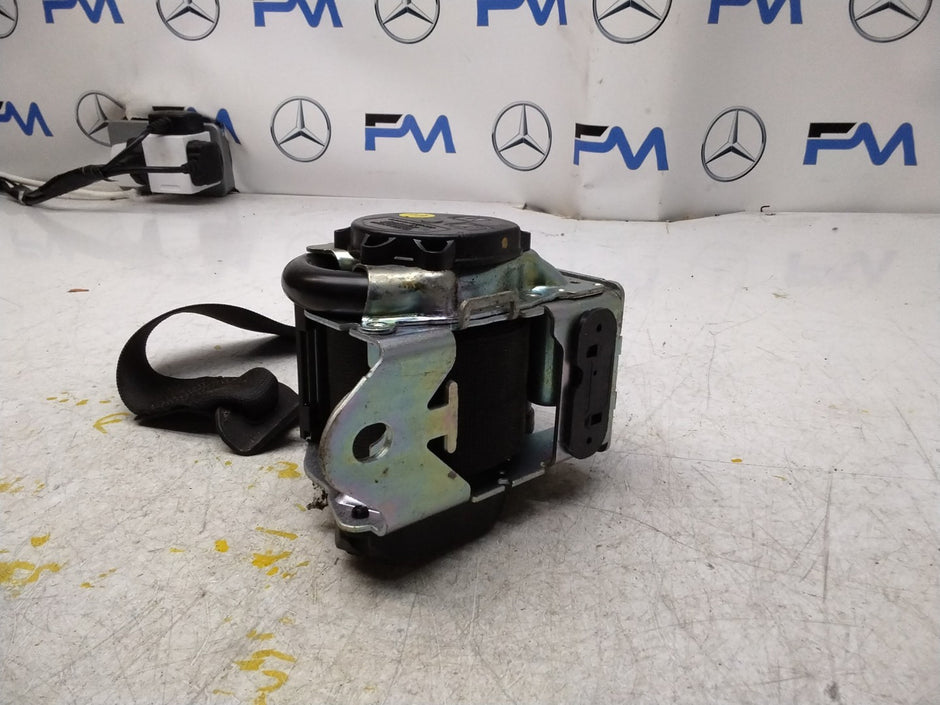MERCEDES GLE W292 COUPE DRIVERS SIDE REAR SEATBELT A2928600285 FMS390 OSR