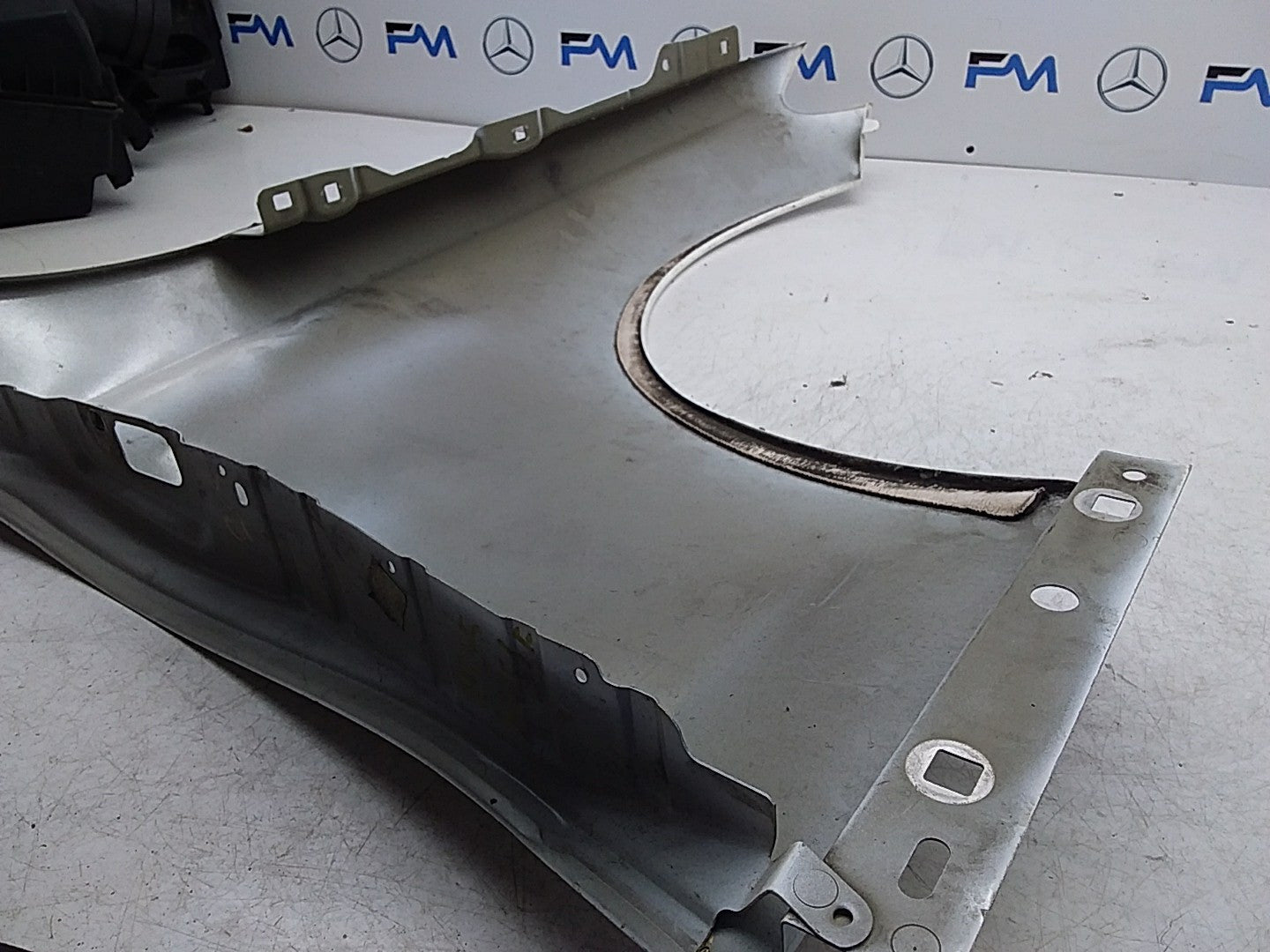 MERCEDES  C-CLASS W205 NS LEFT PASSENGER SIDEWINGS A2058810101 FMW07 (DAMAGED)
