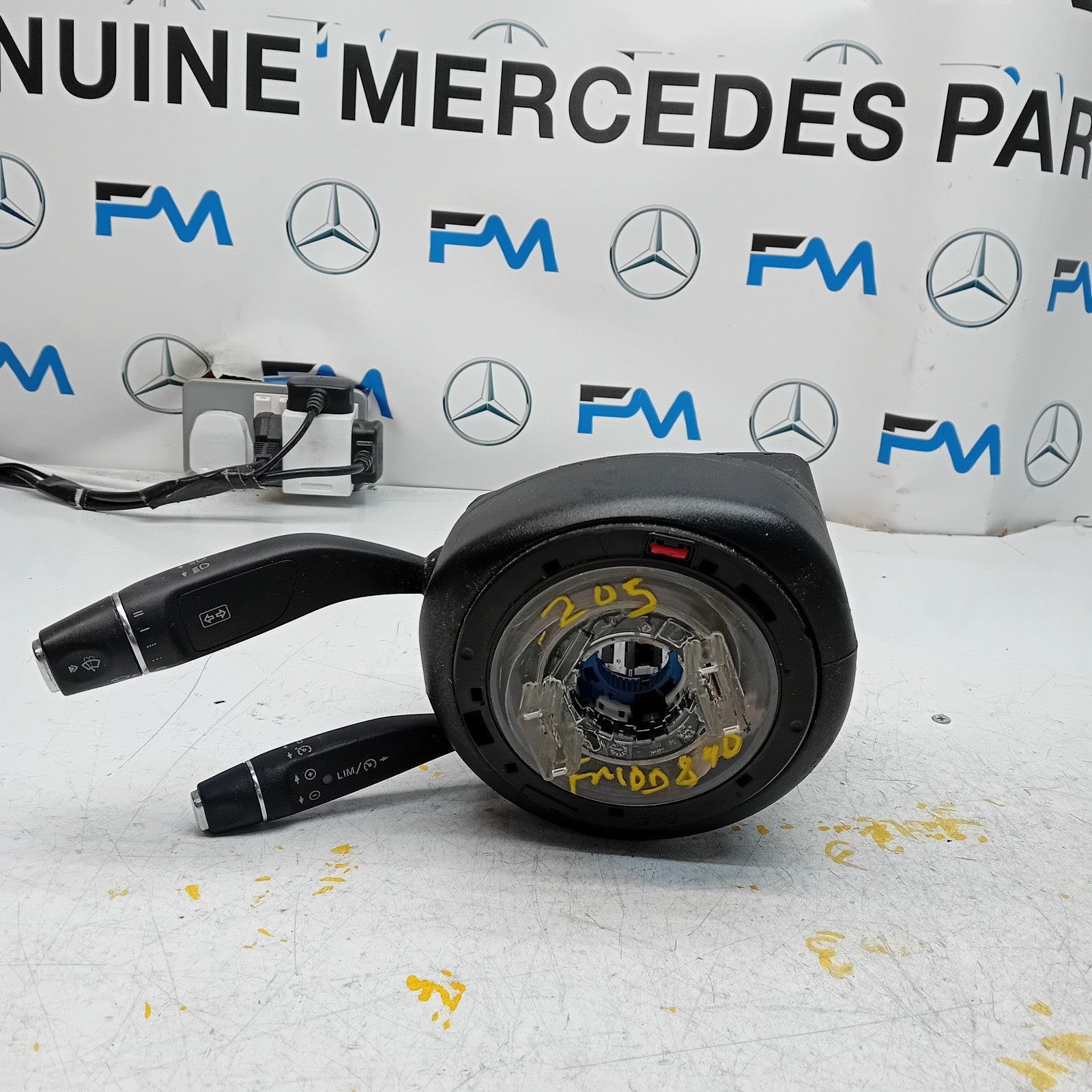 Mercedes C-CLASS W205 INDICATOR/WIPER GEAR SELECT + SQUIB  A2059006712 FM00890