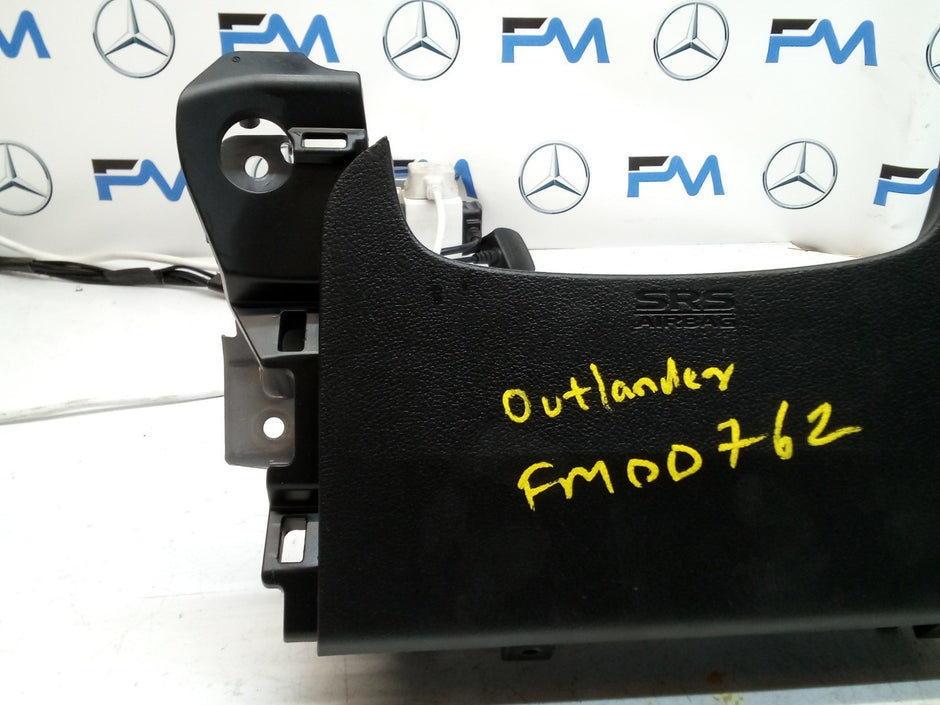 MITSUBISHI OUTLANDER MK3 KNEE AIR SRS BAG RIGHT DRIVER SIDE 7030A-31754 FM00762