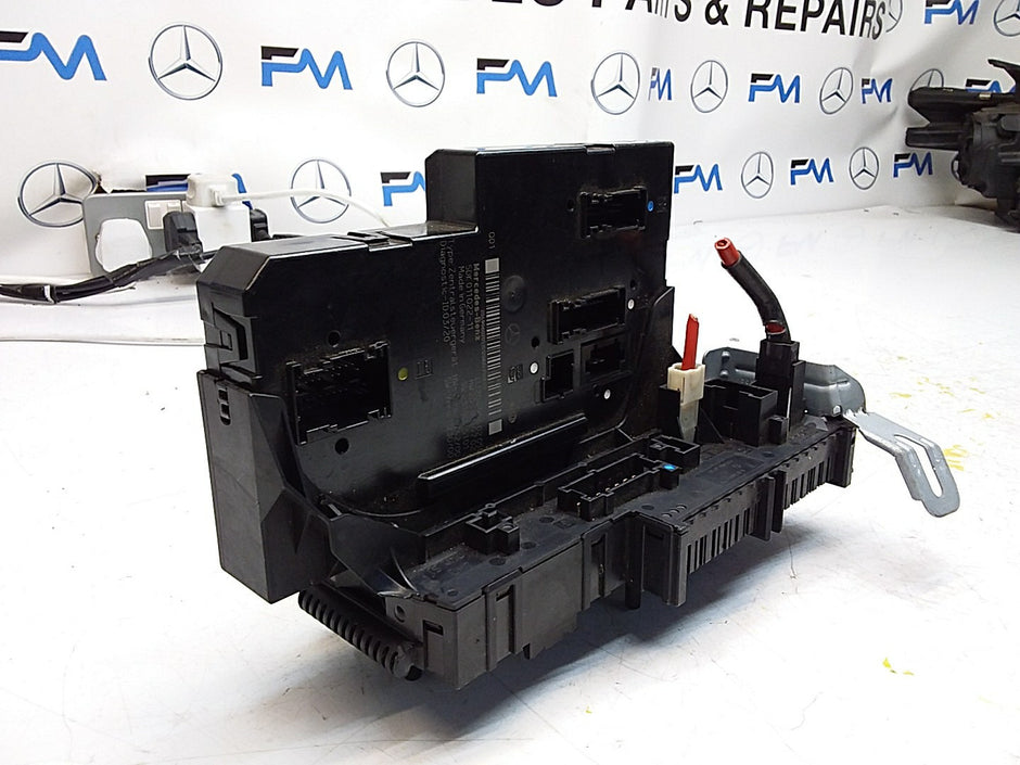 MERCEDES C-CLASS W204  FUSE  BOX RELAY A2049060205 FMF102